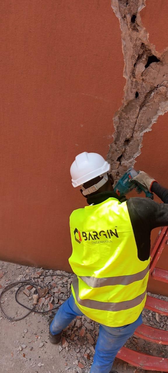 Obra de quadra multiuso em construção