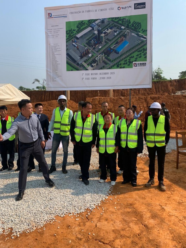 Fiscalização da Construção da Fabrica de Cimento