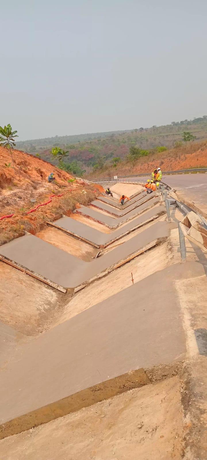 Fiscalização da Empreitada de Contenção
            e Estabilização da Ravina na EN 225, na
            ponte sobre o Rio Uhamba — imagem 9